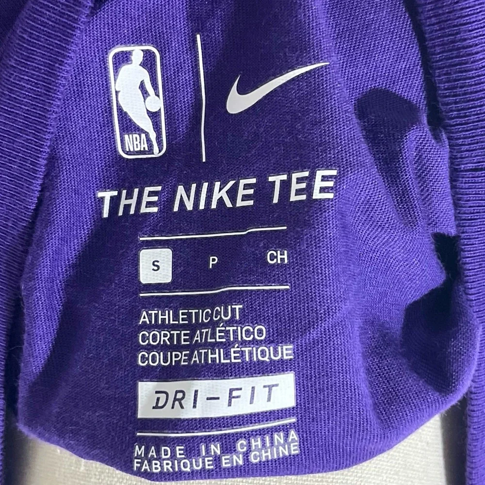 NEW Nike NBA Sacramento Kings Mens Purple Dri-Fit Long Sleeve Tee Shirt Size S